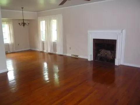 201 E North Broad St, Walhalla, SC 29691 photo 5