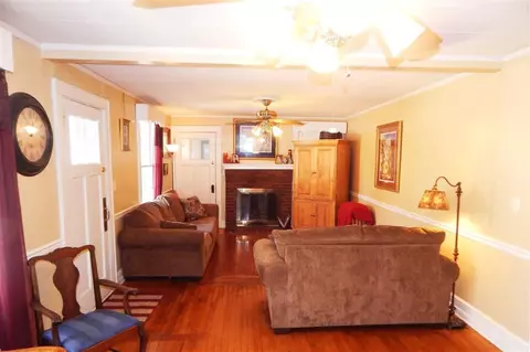 200 E 3rd Ave, Easley, SC 29640 photo 4