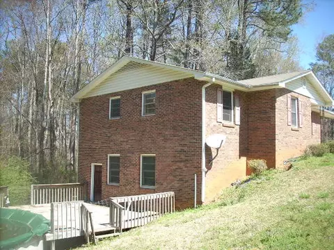 5 Pinecrest Dr, Williamston, SC 29697 photo 2