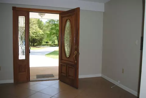 1112 Summers Dr, Pendleton, SC 29670 photo 2