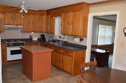 4 Lone Oak Dr, Honea Path, SC 29654 photo 2