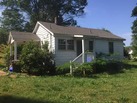 218 S Elm Ave, Pendleton, SC 29670 photo 1