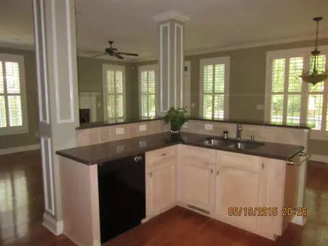 104 Warren Dr, Easley, SC 29640 photo 2