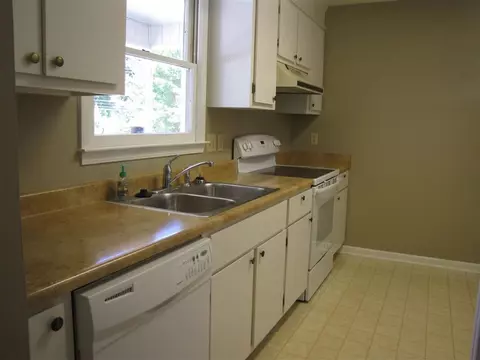 103 Flagstone Dr, Easley, SC 29642 photo 4