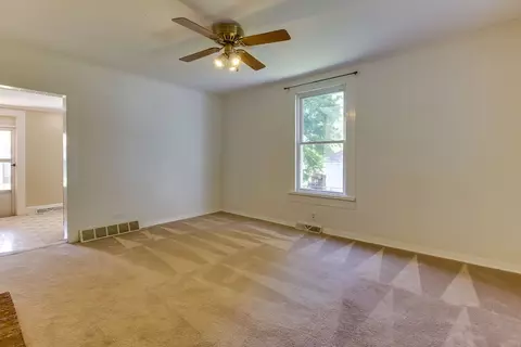 118 Hampton St, Pelzer, SC 29669 photo 4