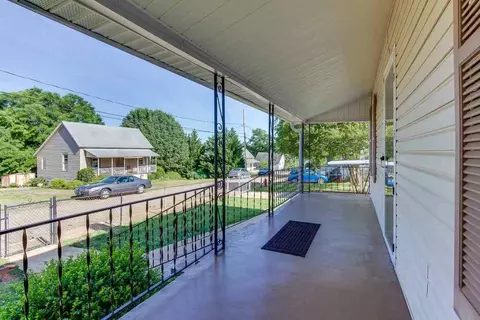 118 Hampton St, Pelzer, SC 29669 photo 3