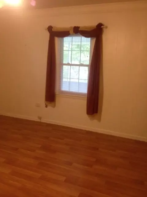 303 Jaynes St, Walhalla, SC 29691 photo 4