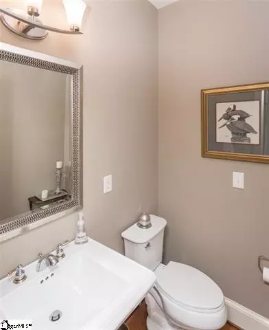 402 Stonewall Dr, Easley, SC 29642 photo 17