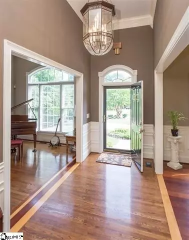 402 Stonewall Dr, Easley, SC 29642 photo 2