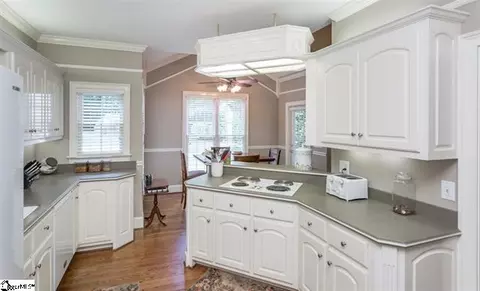 402 Stonewall Dr, Easley, SC 29642 photo 8