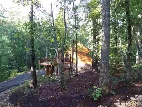 127 Doe Run, Pickens, SC 29671 photo 1