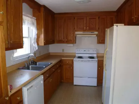 209 Latham Ter, Easley, SC 29640 photo 3