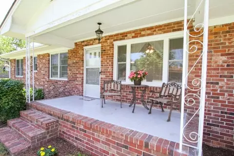 15 Gray Dr, Williamston, SC 29697 photo 3