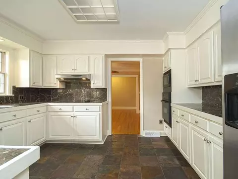 703 S B St, Easley, SC 29640 photo 9