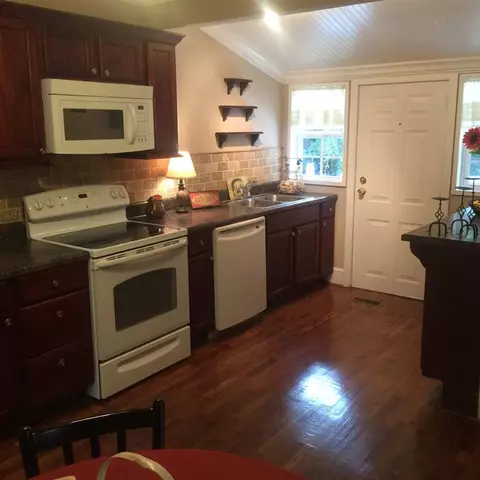 105 S D St, Easley, SC 29640 photo 27