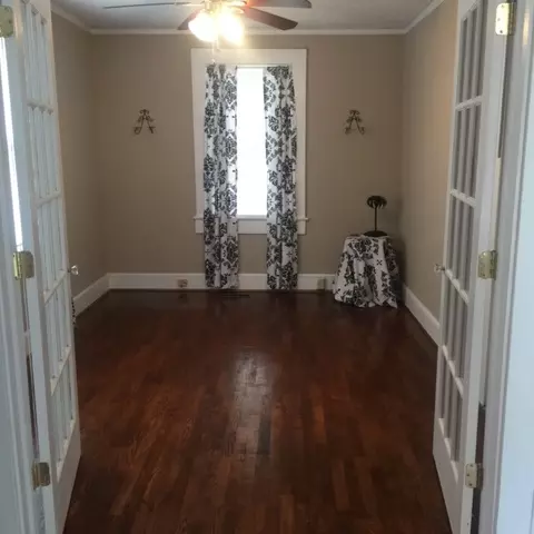 105 S D St, Easley, SC 29640 photo 5