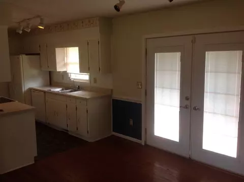 401 Patterson St, Central, SC 29630 photo 3