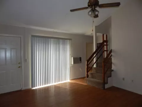 115 Maple St #MAPLE TERRACE, Pendleton, SC 29670 photo 4