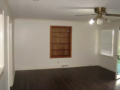 10 Pruitt St, Honea Path, SC 29654 photo 2