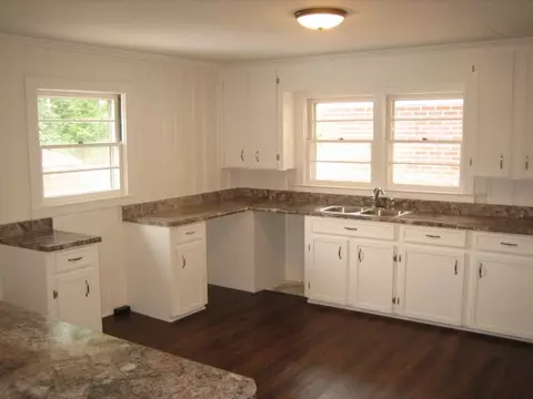10 Pruitt St, Honea Path, SC 29654 photo 4