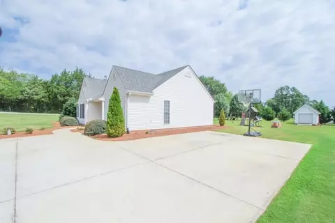 101 Maxton Way, Pelzer, SC 29669 photo 4