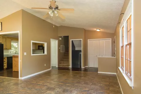 105 Major Ct, Easley, SC 29642 photo 3