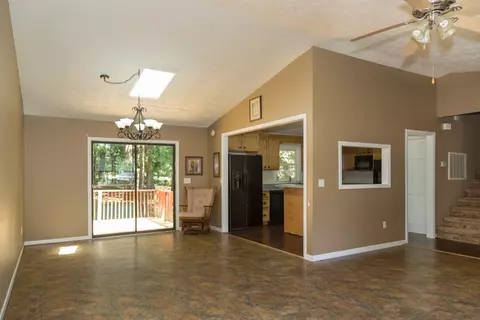 105 Major Ct, Easley, SC 29642 photo 2