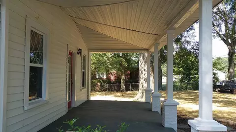 803 Gaines St, Central, SC 29630 photo 4