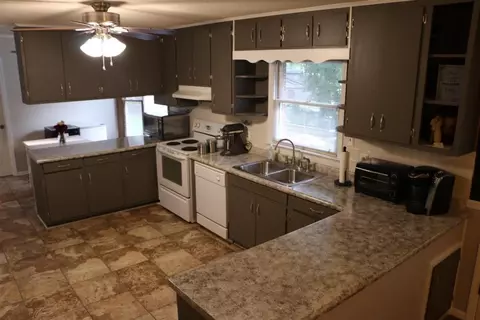 36 Oak Cliff Dr, Toccoa, GA 30577 photo 2