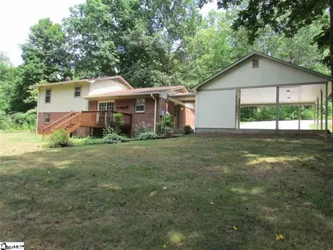 147 Hampton Rd, Easley, SC 29640 photo 2