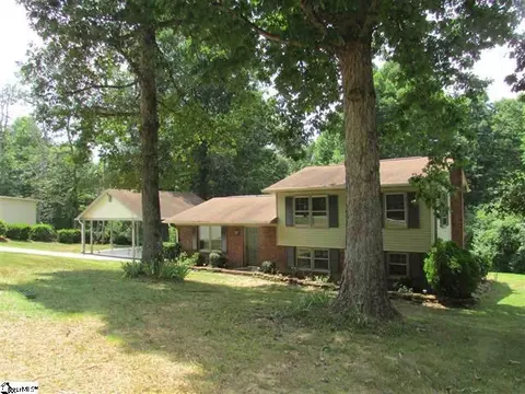 147 Hampton Rd, Easley, SC 29640 photo 1