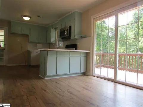 147 Hampton Rd, Easley, SC 29640 photo 5
