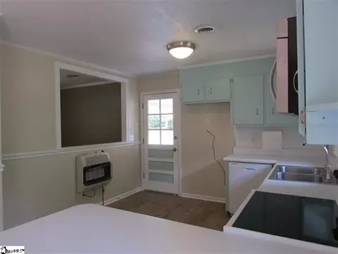 147 Hampton Rd, Easley, SC 29640 photo 4