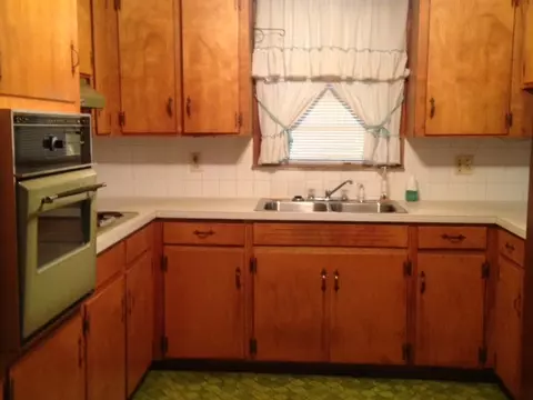 200 Helen Dr, Easley, SC 29642 photo 2