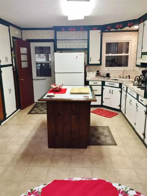 908 Trotter Rd, Pickens, SC 29671 photo 10