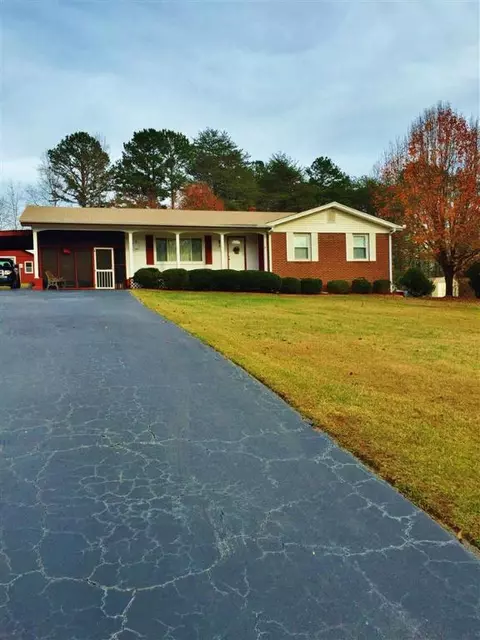 908 Trotter Rd, Pickens, SC 29671 photo 3