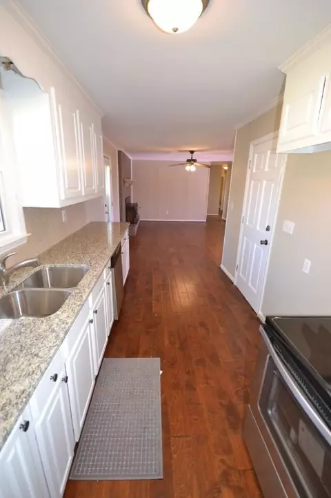 100 Dorr Cir, Easley, SC 29640 photo 6