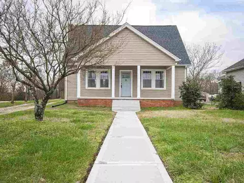 432 E Cedar Rock St, Pickens, SC 29671 photo 1