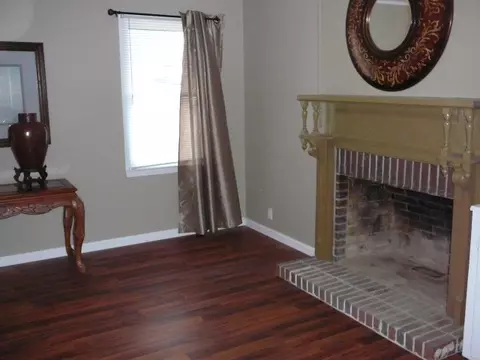 416 W Hampton Ave, Honea Path, SC 29654 photo 3