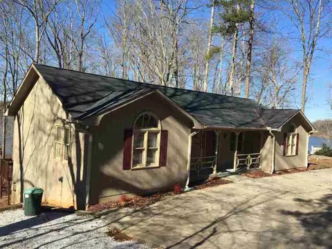 910 Point Rd, Westminster, SC 29693 photo 1