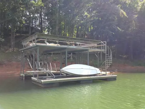 910 Point Rd, Westminster, SC 29693 photo 3