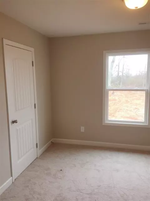 112 Hallmark Cir, Easley, SC 29640 photo 6