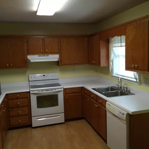 525 S Alexander Rd, Seneca, SC 29678 photo 4