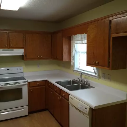 525 S Alexander Rd, Seneca, SC 29678 photo 5