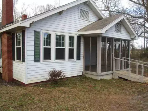 306 Cherokee Rd, Pelzer, SC 29669 photo 6
