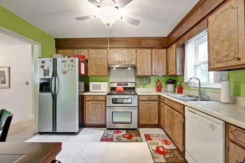 190 E Bear Swamp Rd, Walhalla, SC 29691 photo 4