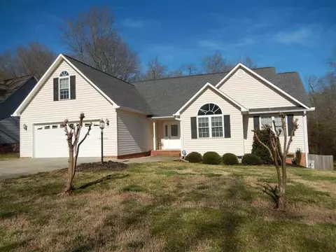 105 Jester Ct, Williamston, SC 29697 photo 2