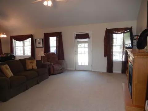 105 Jester Ct, Williamston, SC 29697 photo 4