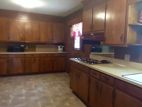 902 Crenshaw St, Pendleton, SC 29670 photo 2