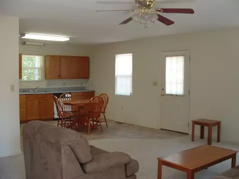 415 Wellford, Pendleton, SC 29670 photo 2